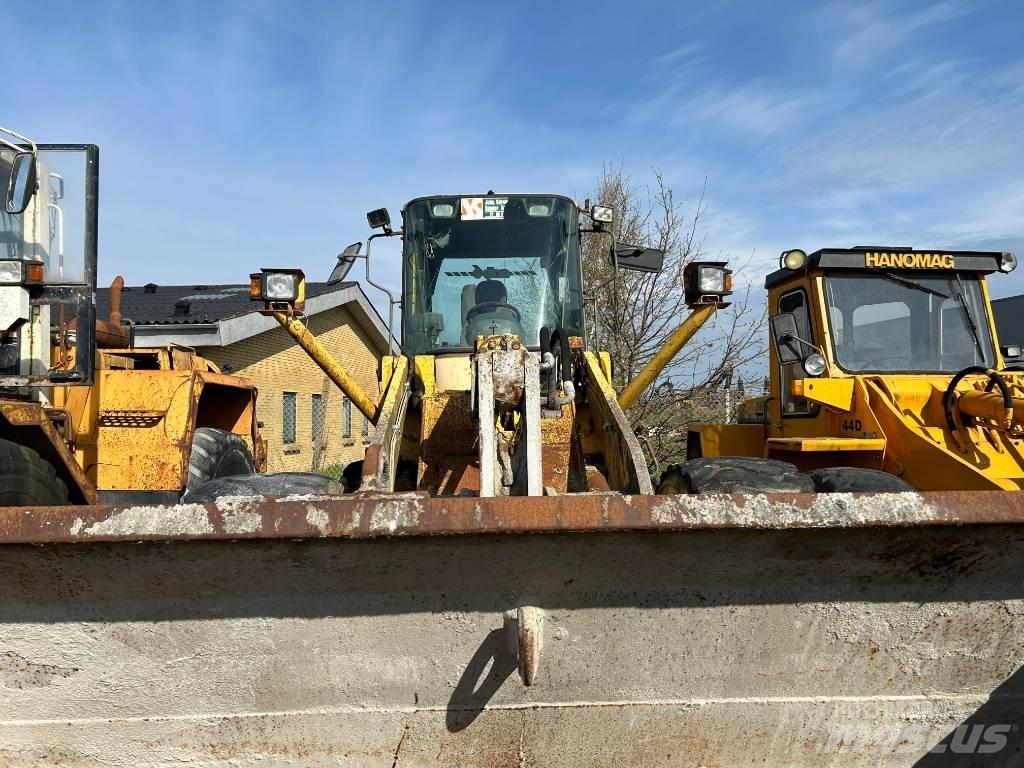 Komatsu WA 420 Wheel Loaders