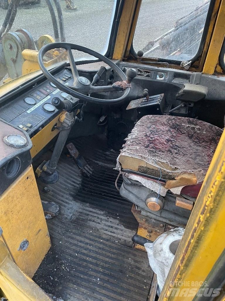 Volvo L90 Wheel Loaders
