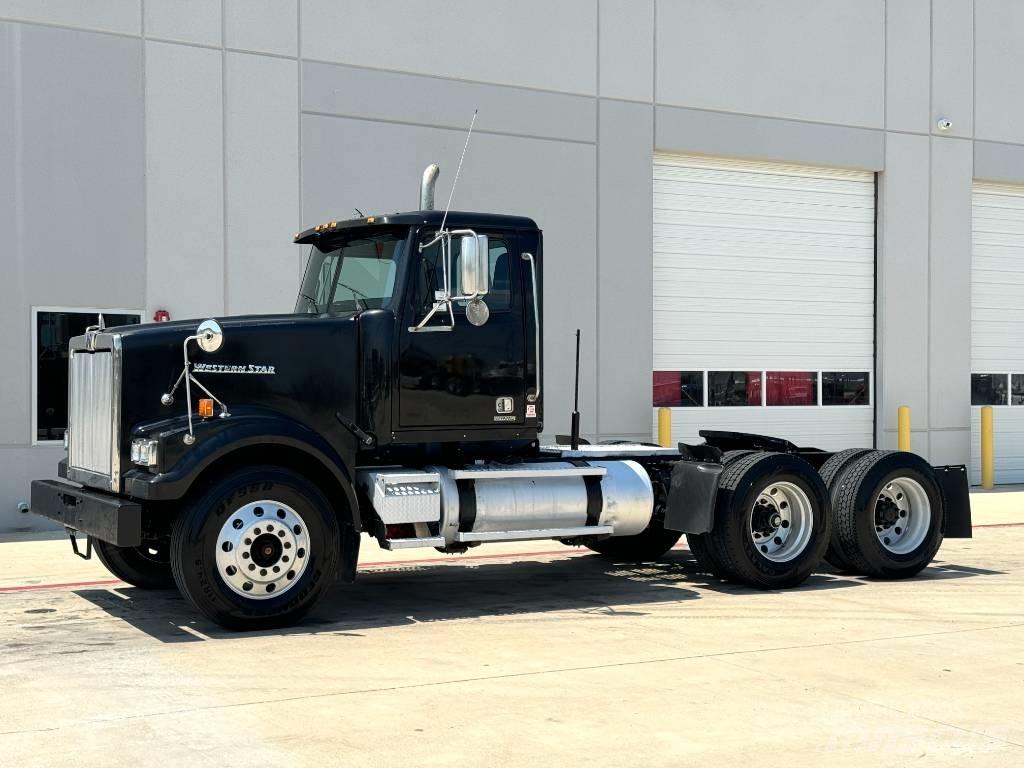 Western Star 4900 Conventional Trucks / Tractor Trucks