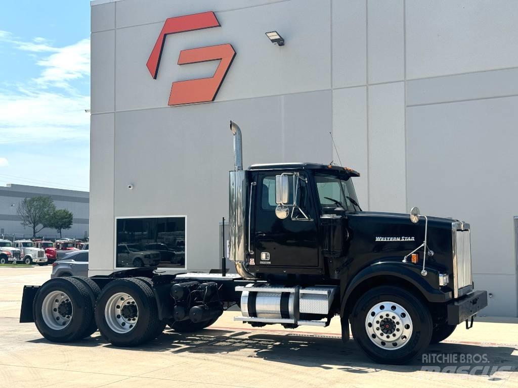 Western Star 4900 Conventional Trucks / Tractor Trucks