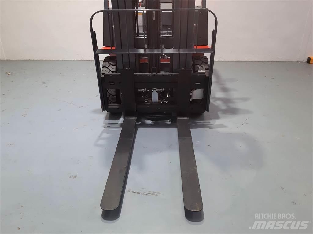 Heli CPCD25 XC26H Diesel Forklifts