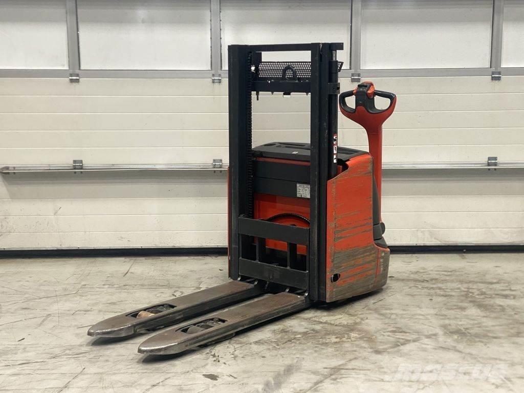 Linde L12 I Pedestrian stacker