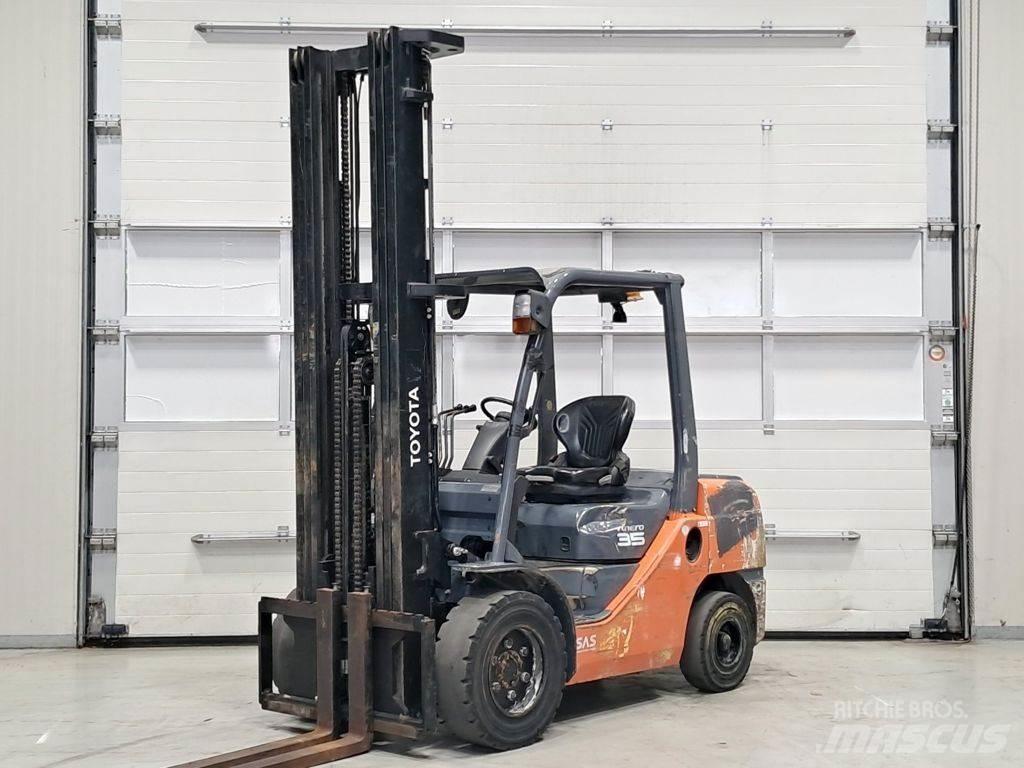 Toyota 02-8FDJF35 Diesel Forklifts