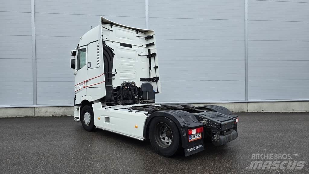 Renault T High Conventional Trucks / Tractor Trucks