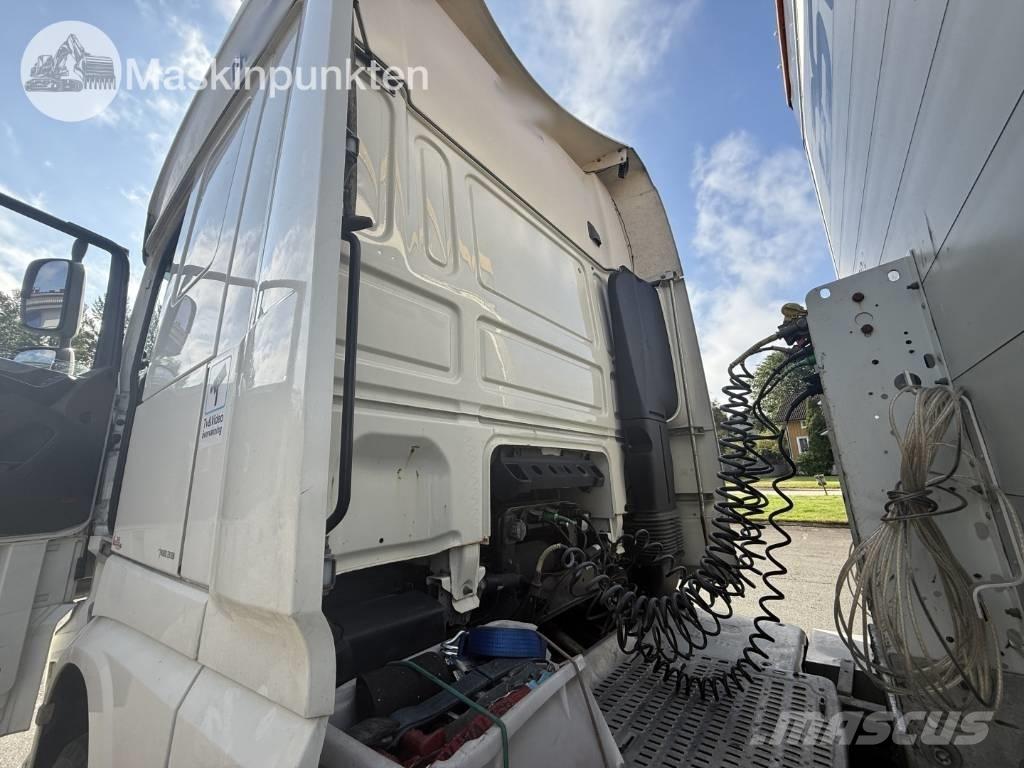 DAF 530 Conventional Trucks / Tractor Trucks