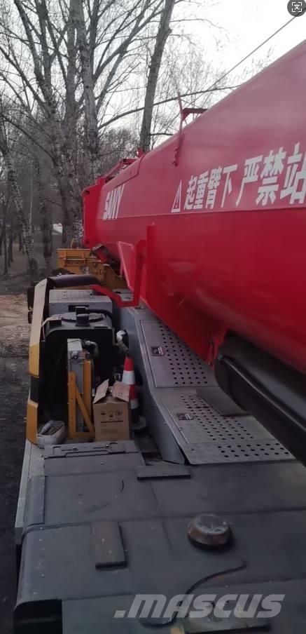 Sany SAC4000C8-8 Mobile and all terrain cranes