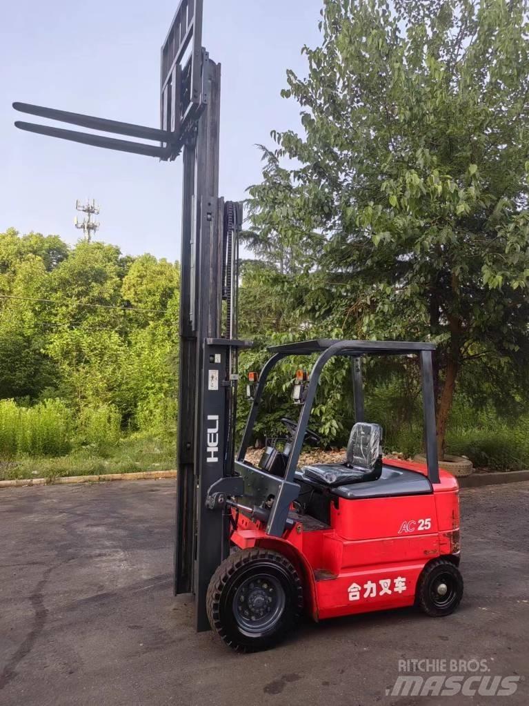 Heli AC 25 Telescopic Handlers