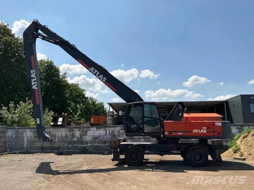 Atlas 350 MH Waste / Industry Handlers