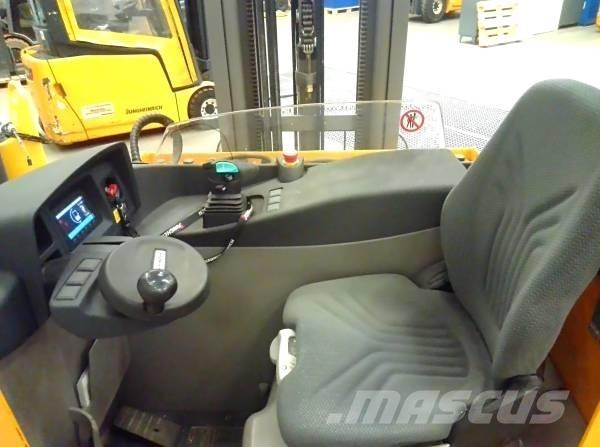 Jungheinrich ETV 214 Reach trucks