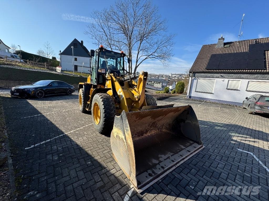 CAT 910M Wheel Loaders