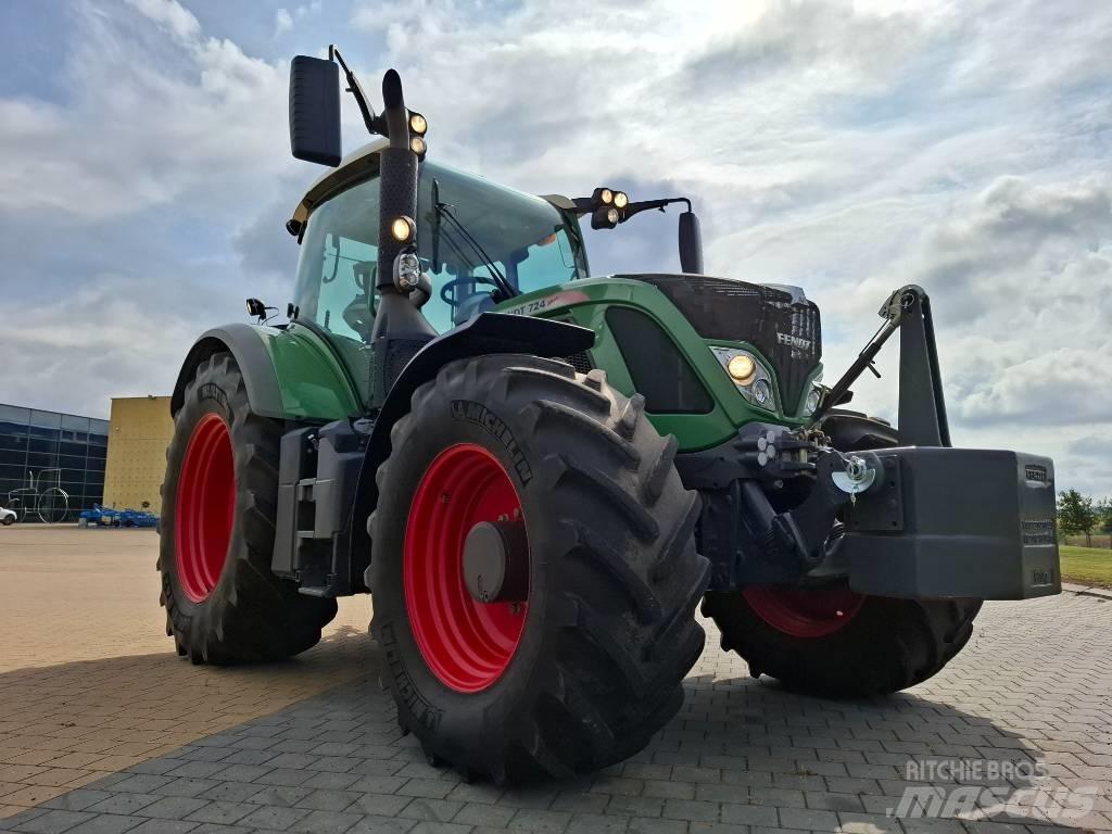 Fendt 724 Profi Tractors