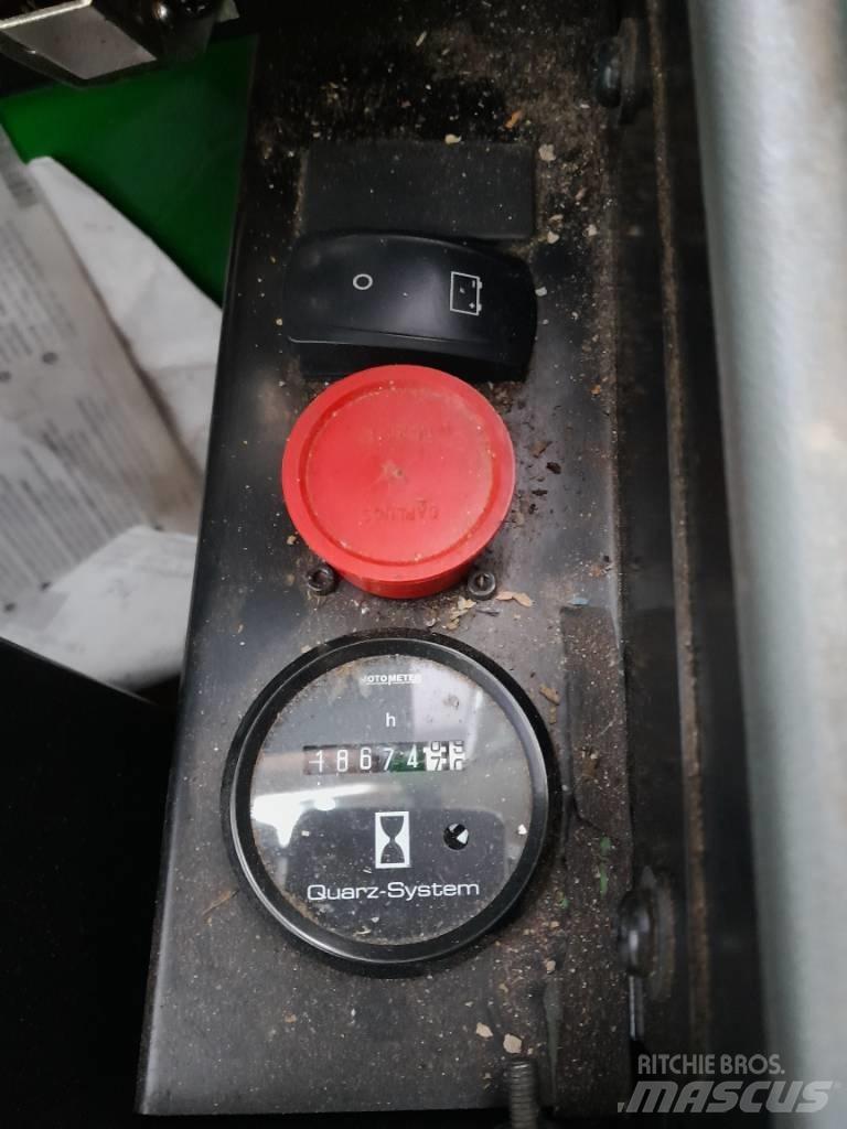 John Deere 1010 E Forwarders