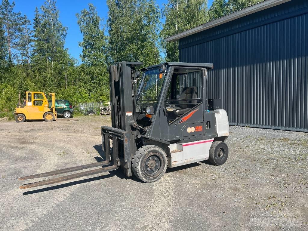 Nissan FGD02A320 Diesel Forklifts