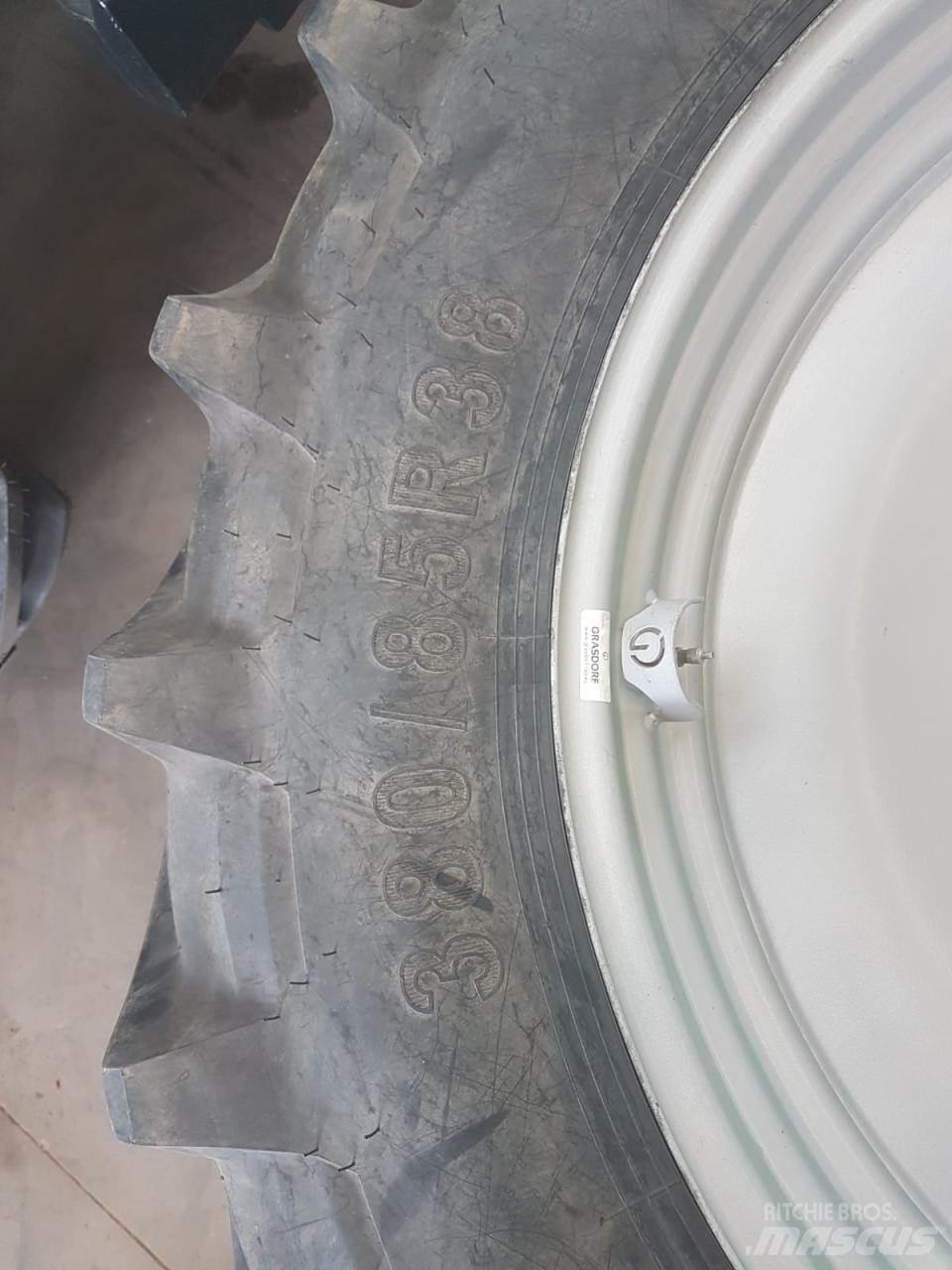 Petlas 380/85R38 Tires, wheels and rims