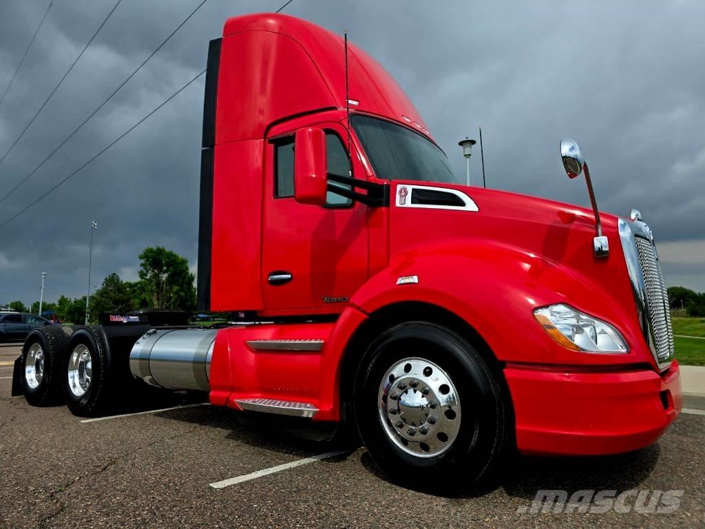 Kenworth T 680 Conventional Trucks / Tractor Trucks