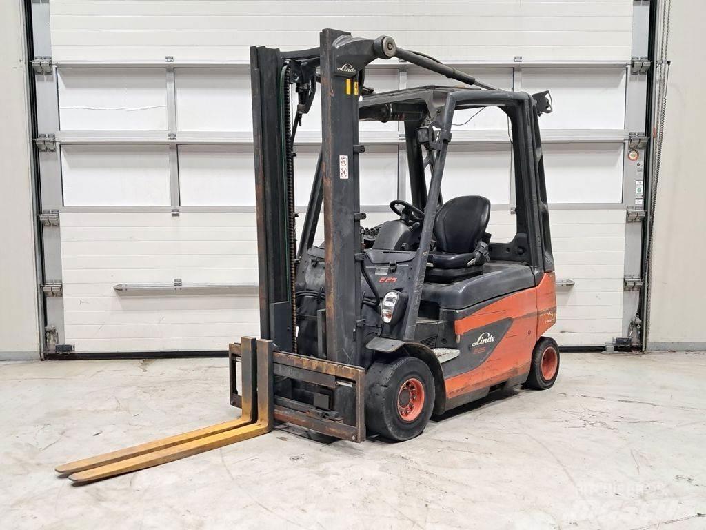 Linde E25-01 Electric Forklifts