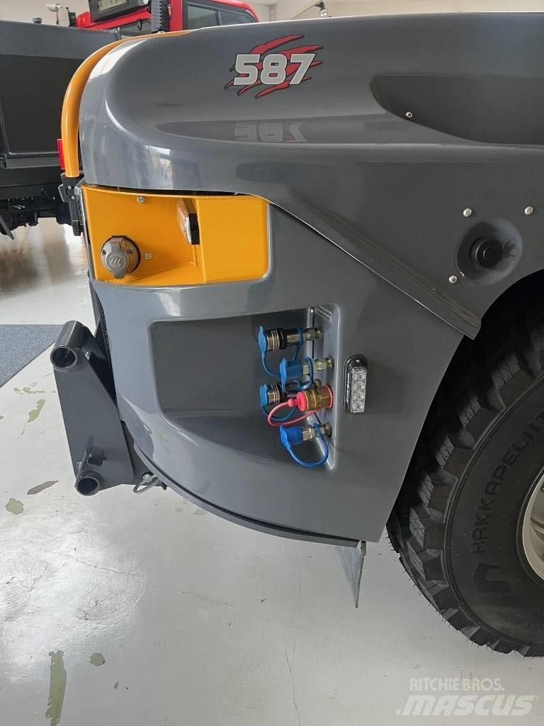 LM Trac 587 Utility Machines