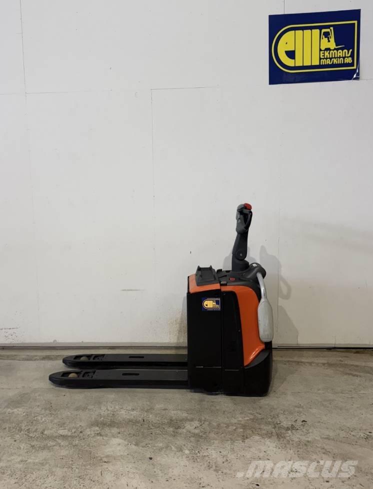BT truck LPE 200 Low lifter with platform