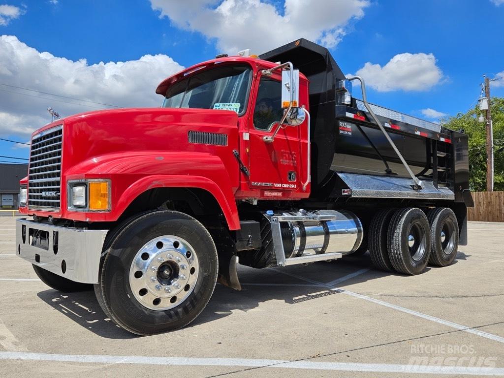 Mack CHU 613 Dump Trucks