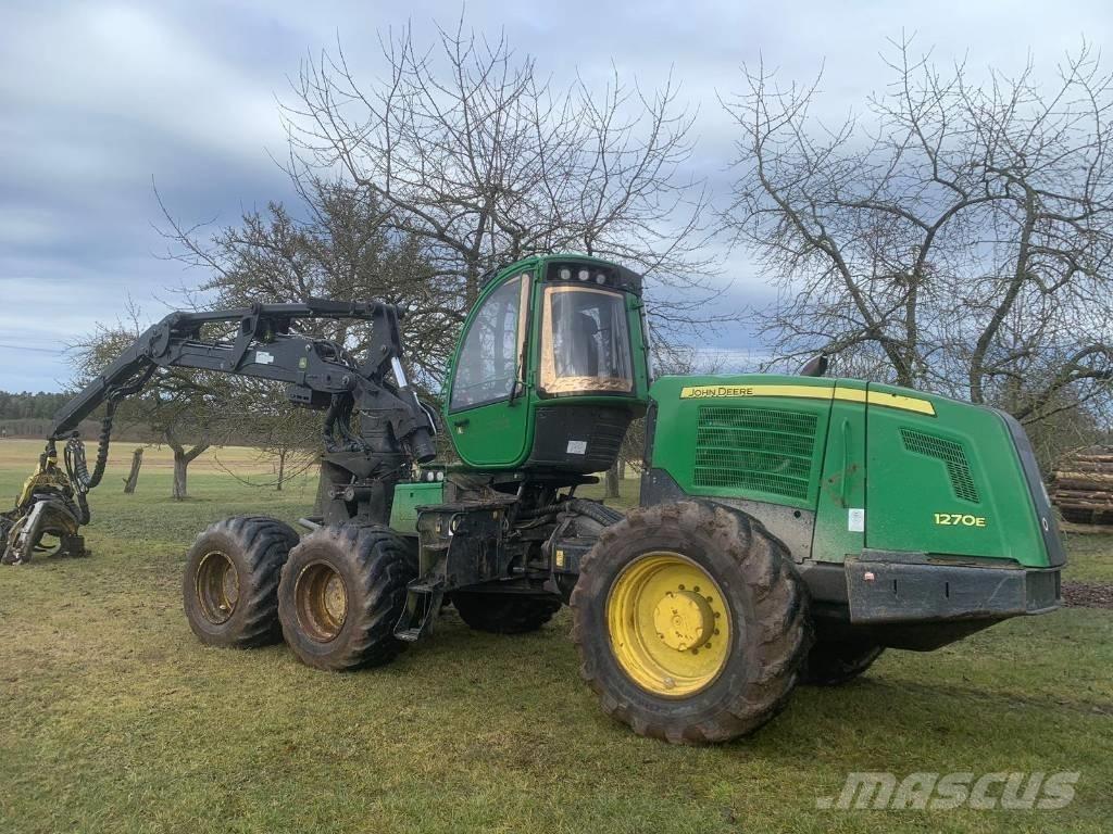 John Deere 1270 E Harvesters