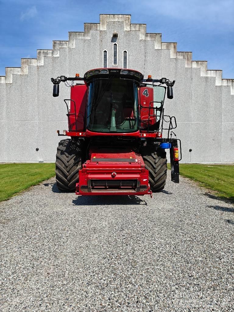 Case IH 9250 Combine Harvesters