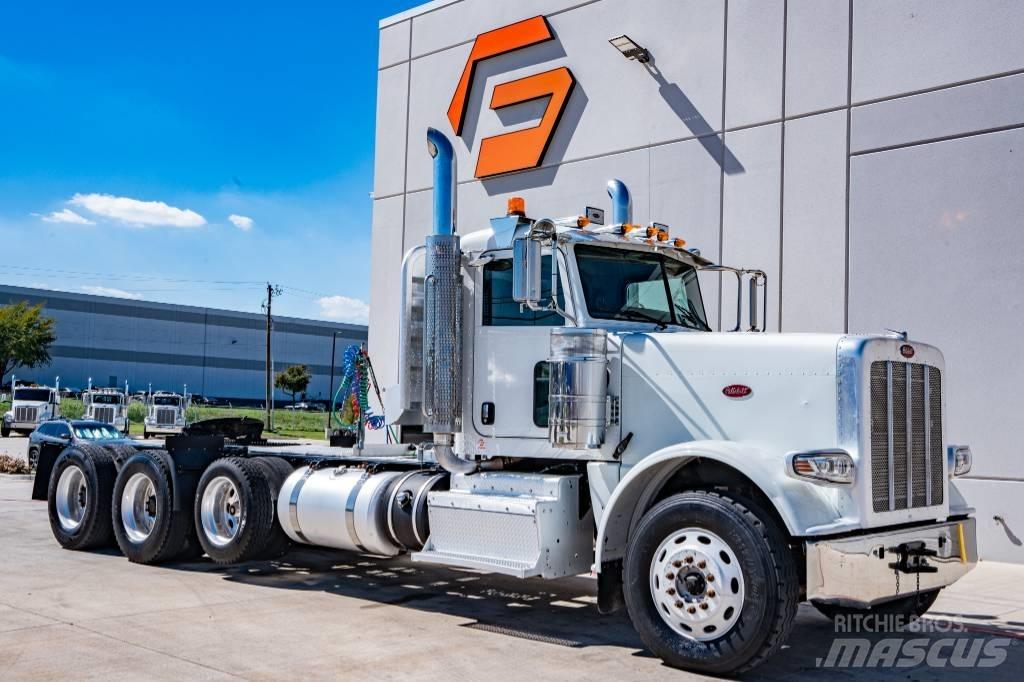 Peterbilt 388 Conventional Trucks / Tractor Trucks