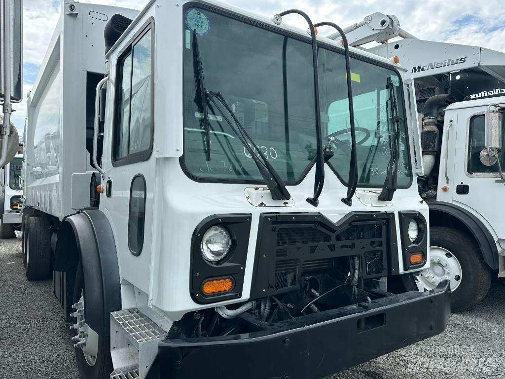Mack MRU 633 Garbage Trucks / Recycling Trucks