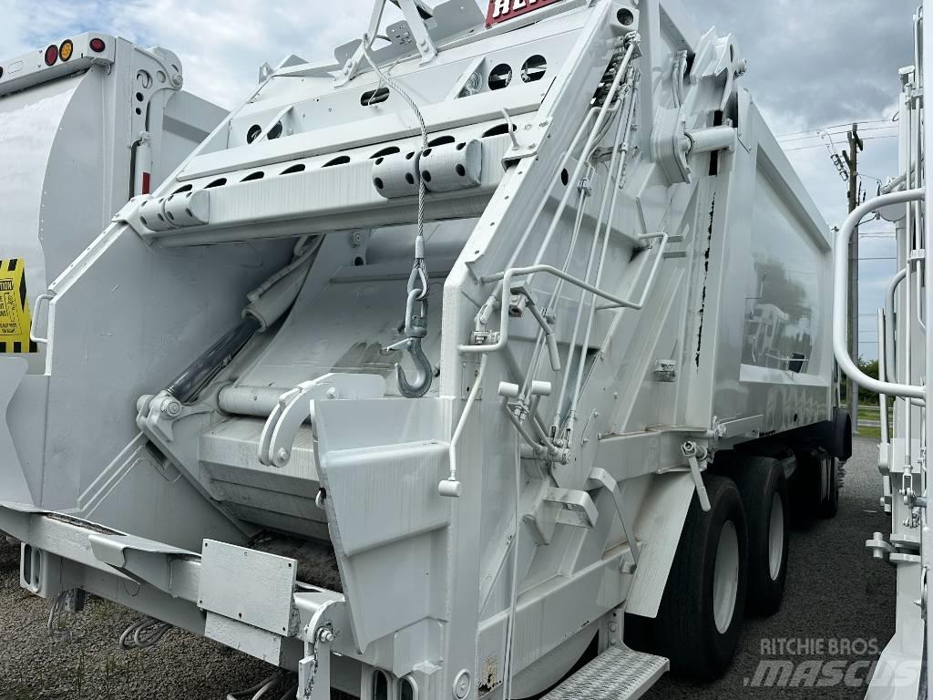 Mack MRU 633 Garbage Trucks / Recycling Trucks