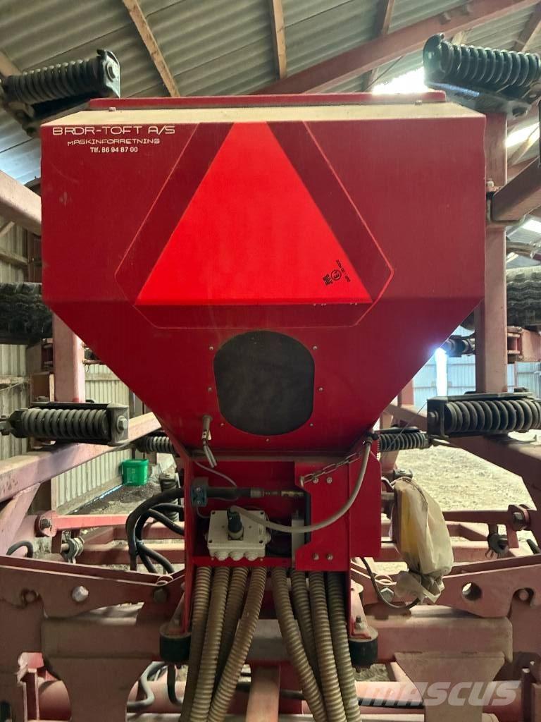 He-Va MultiSeeder Farm Drills