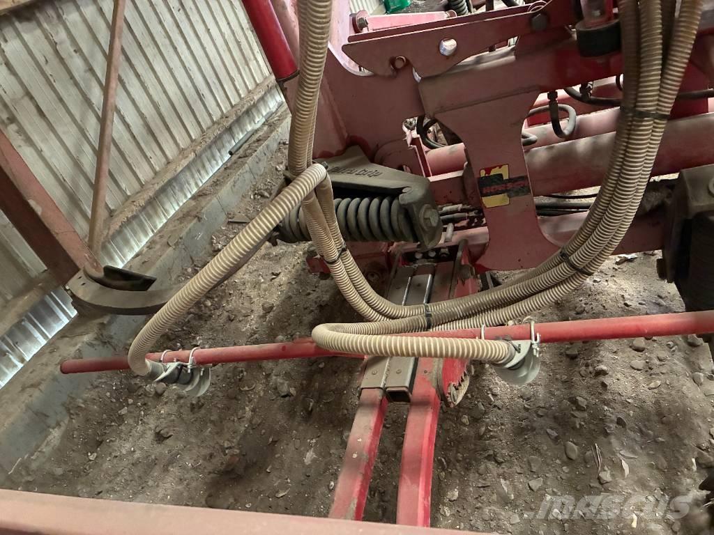 He-Va MultiSeeder Farm Drills