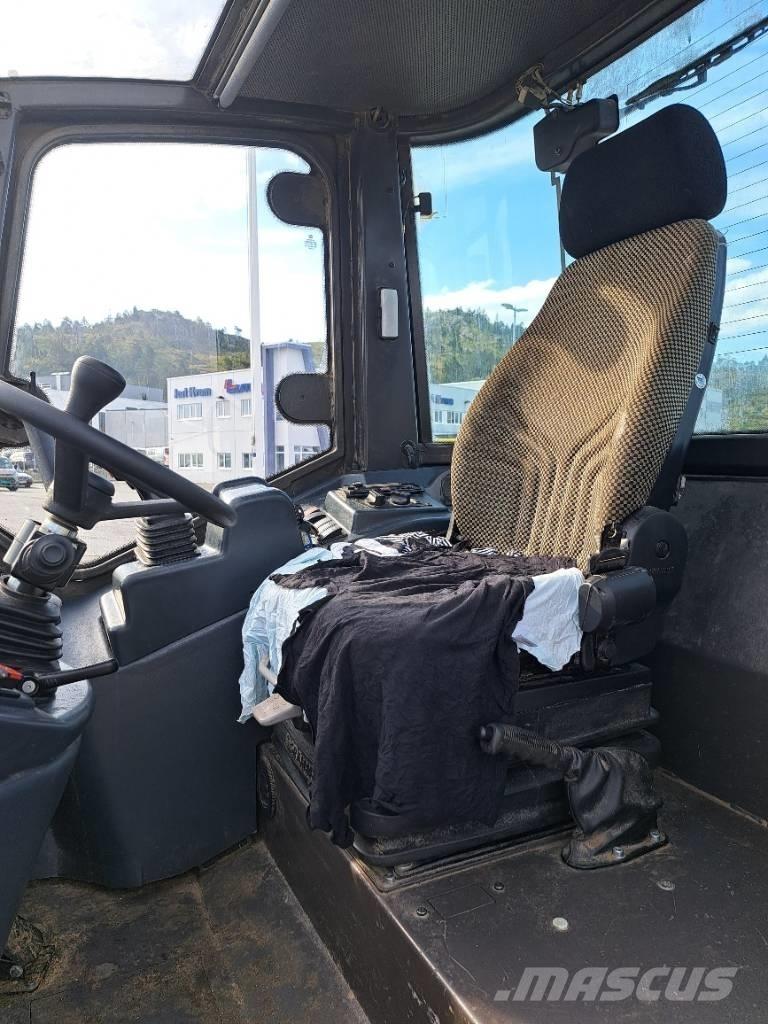 Hitachi ZW 75 Wheel Loaders
