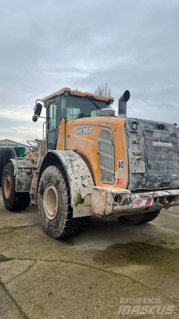 Hyundai HL 960 Wheel Loaders