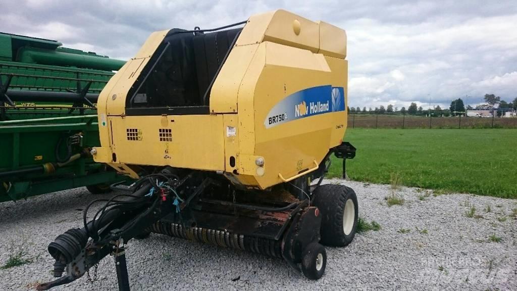 New Holland BR750A Round Balers