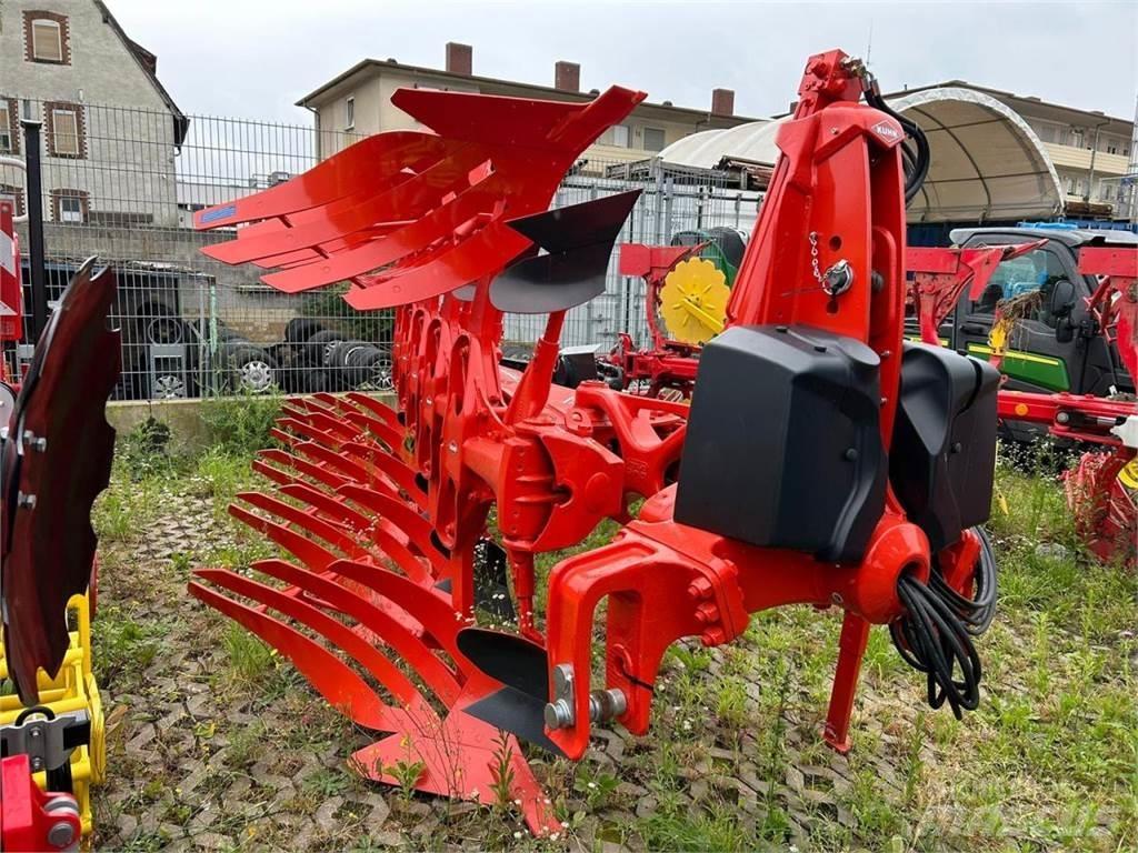 Kuhn Vari-Master L Plows
