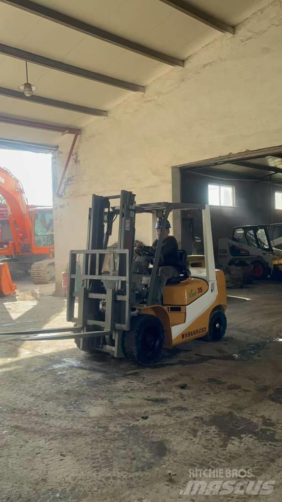 TCM FD 25 Diesel Forklifts