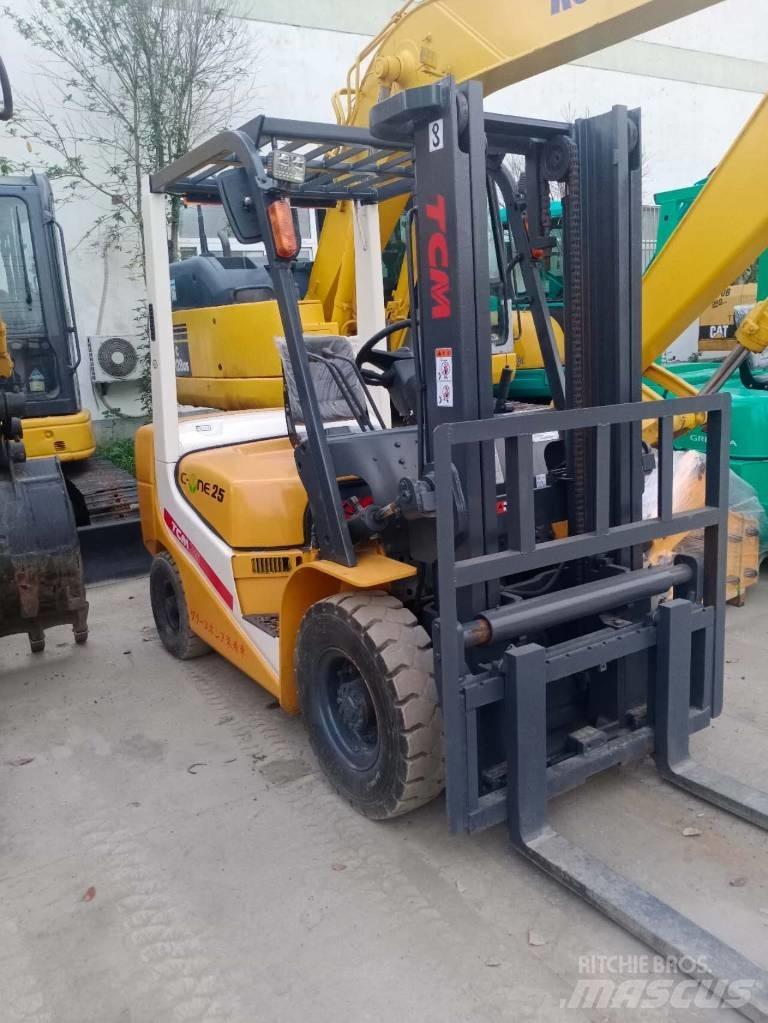 TCM FD 25 Diesel Forklifts