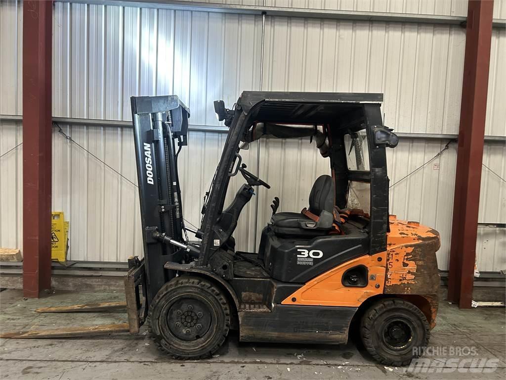 Doosan D30S-5 Diesel Forklifts