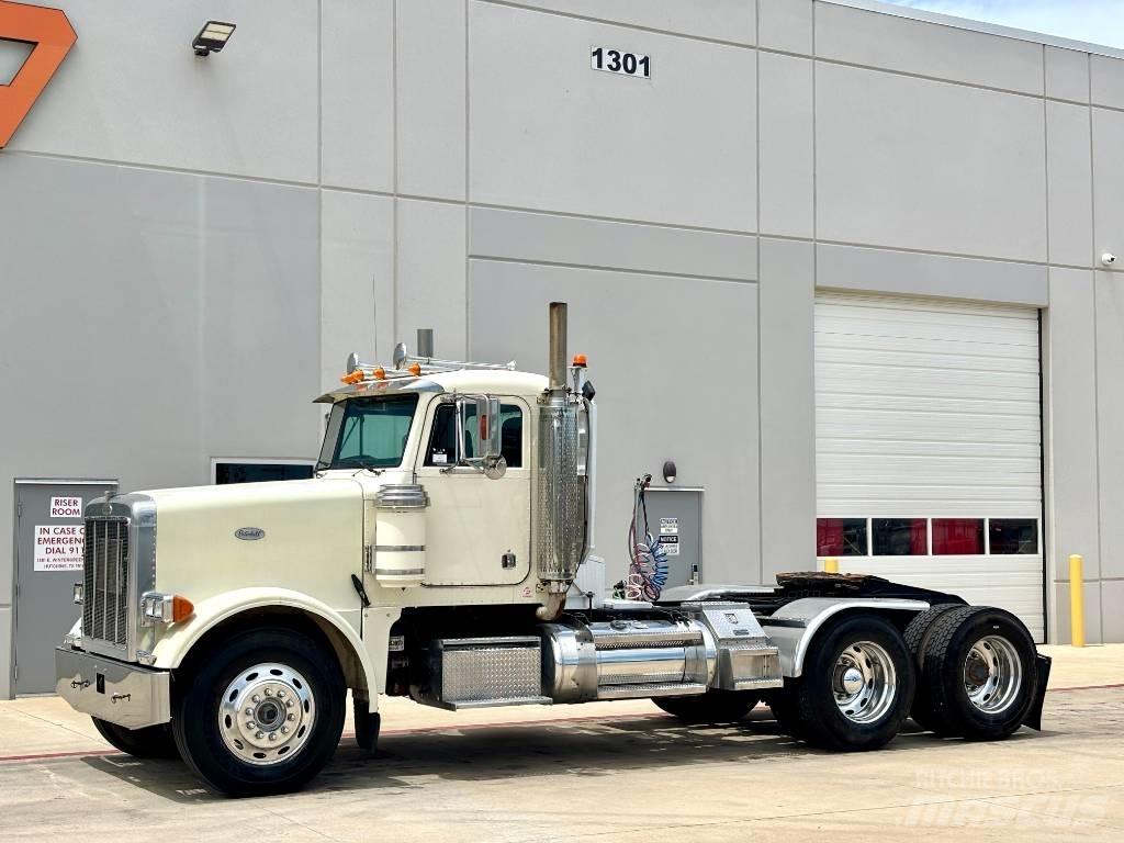 Peterbilt 378 Conventional Trucks / Tractor Trucks