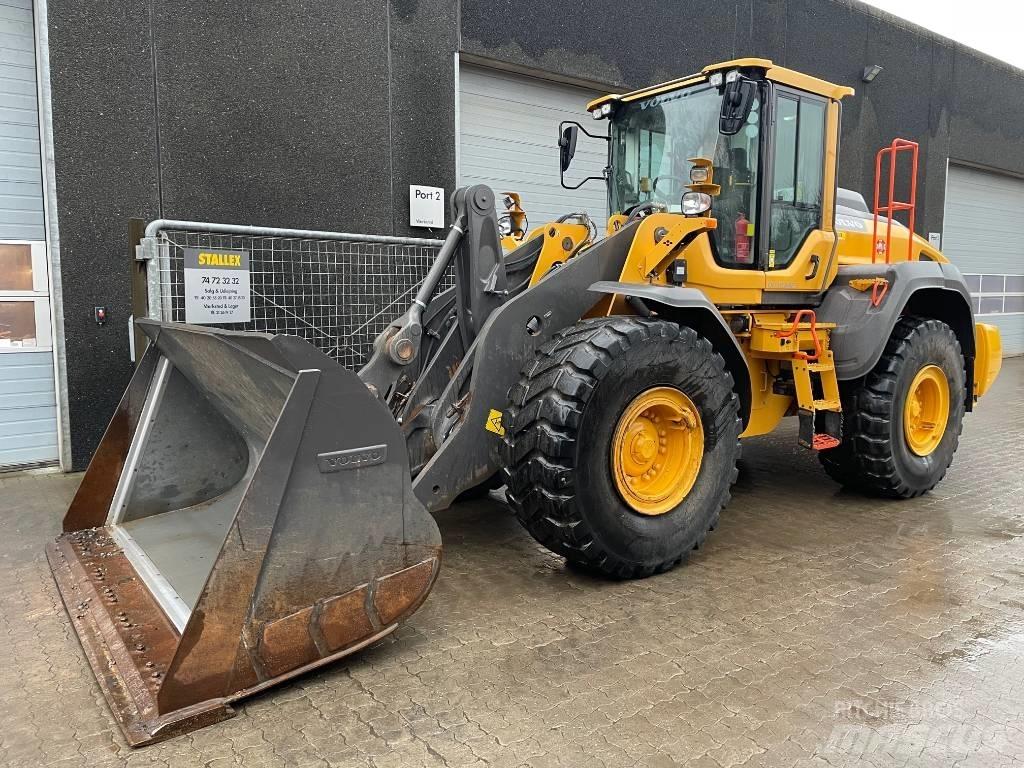 Volvo L110H Wheel Loaders