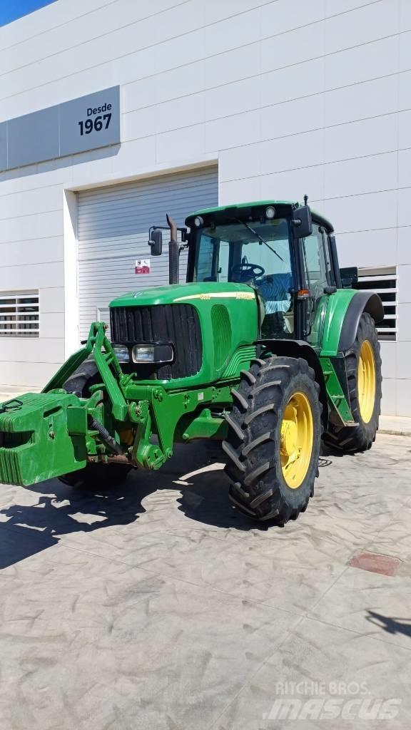 John Deere 6820 Tractors
