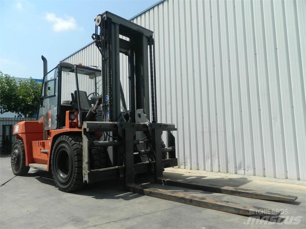 Kalmar DCE100 12 Diesel Forklifts