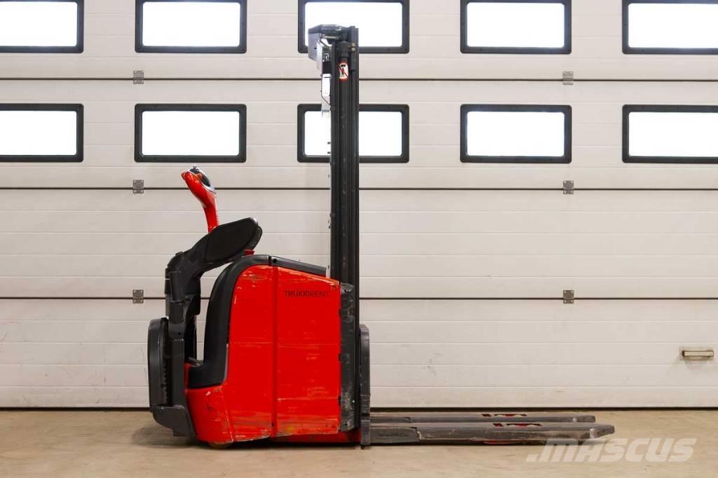 Linde L 14 Self Propelled Stackers
