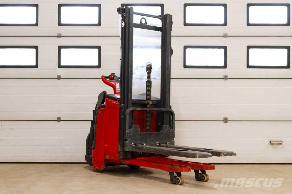 Linde L 14 Self Propelled Stackers