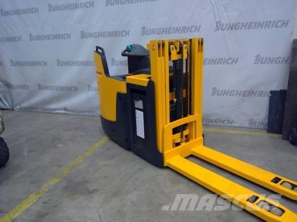 Jungheinrich ERD 220 Self Propelled Stackers