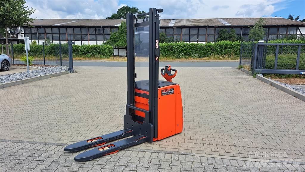 Linde L16i Pedestrian stacker