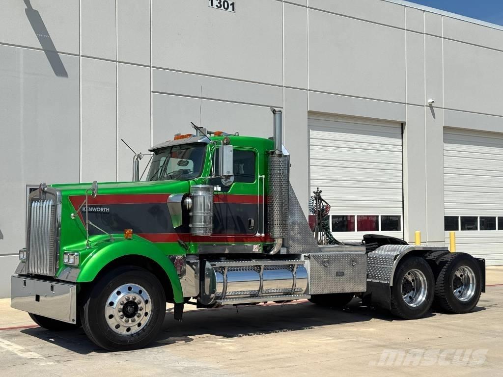 Kenworth W 900 Conventional Trucks / Tractor Trucks