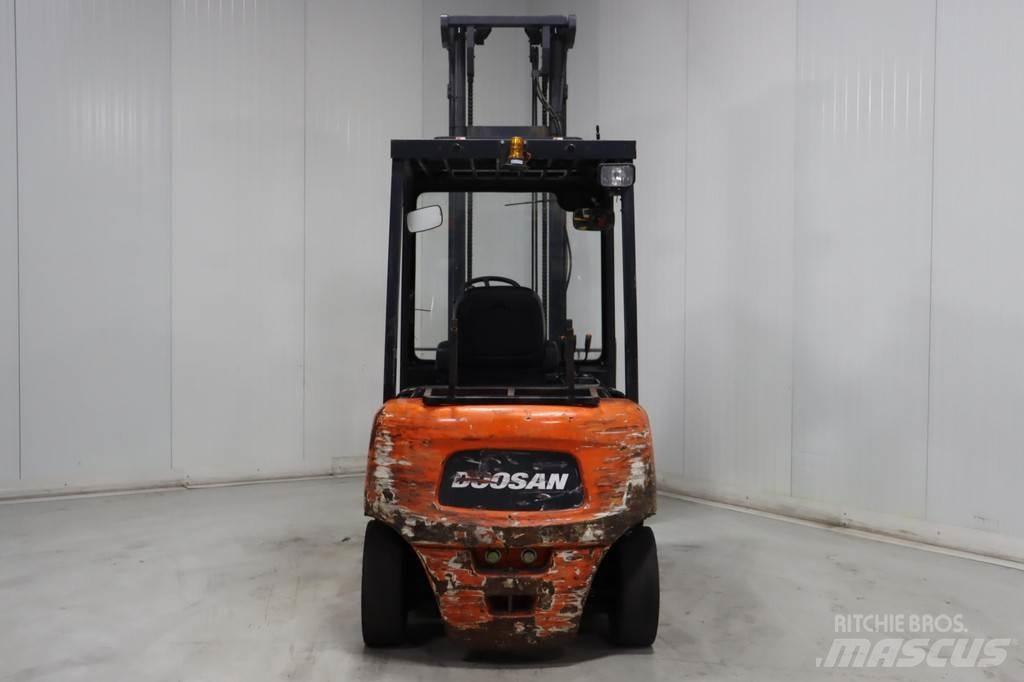 Doosan B45X-5 Electric Forklifts
