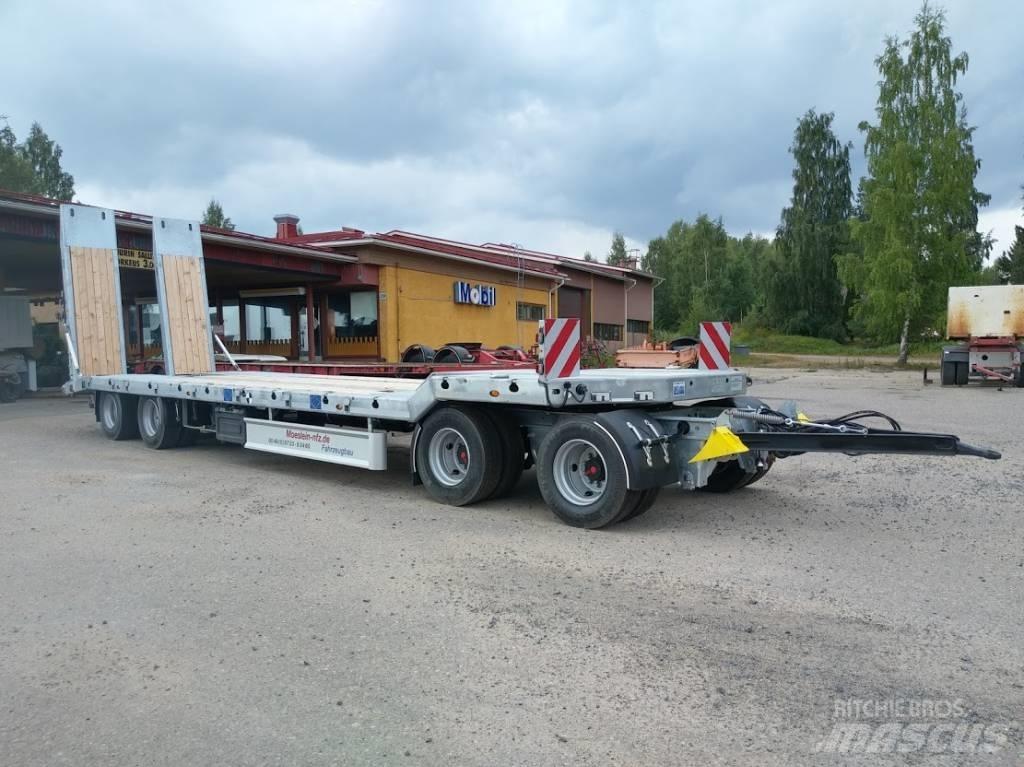 Möslein TA4 Lowboy trailer