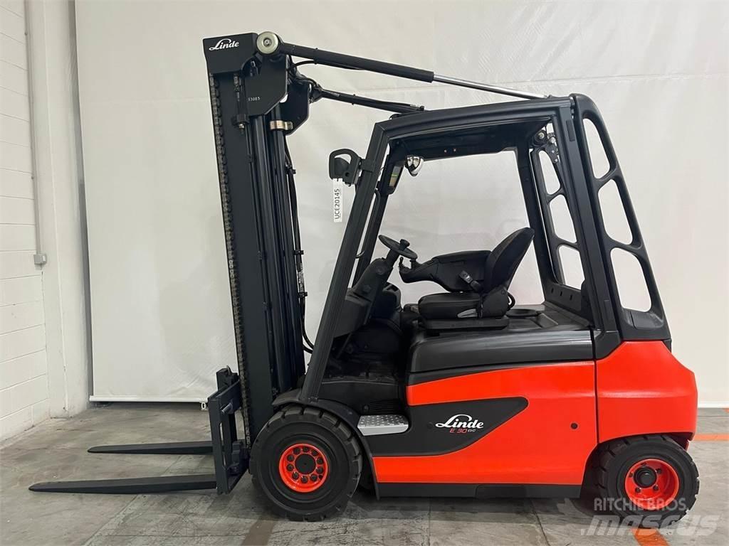 Linde E30-01 Electric Forklifts