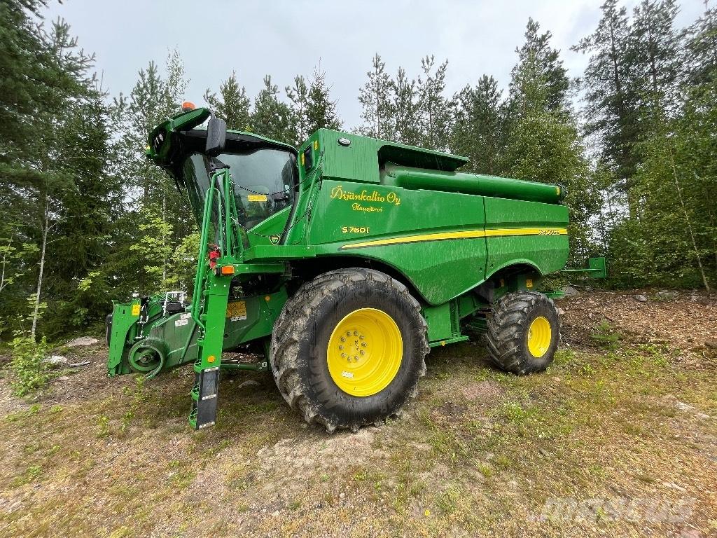 John Deere S760 Combine Harvesters